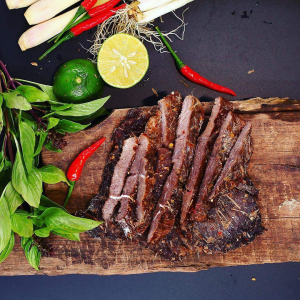 Bò một nắng muối kiến vàng